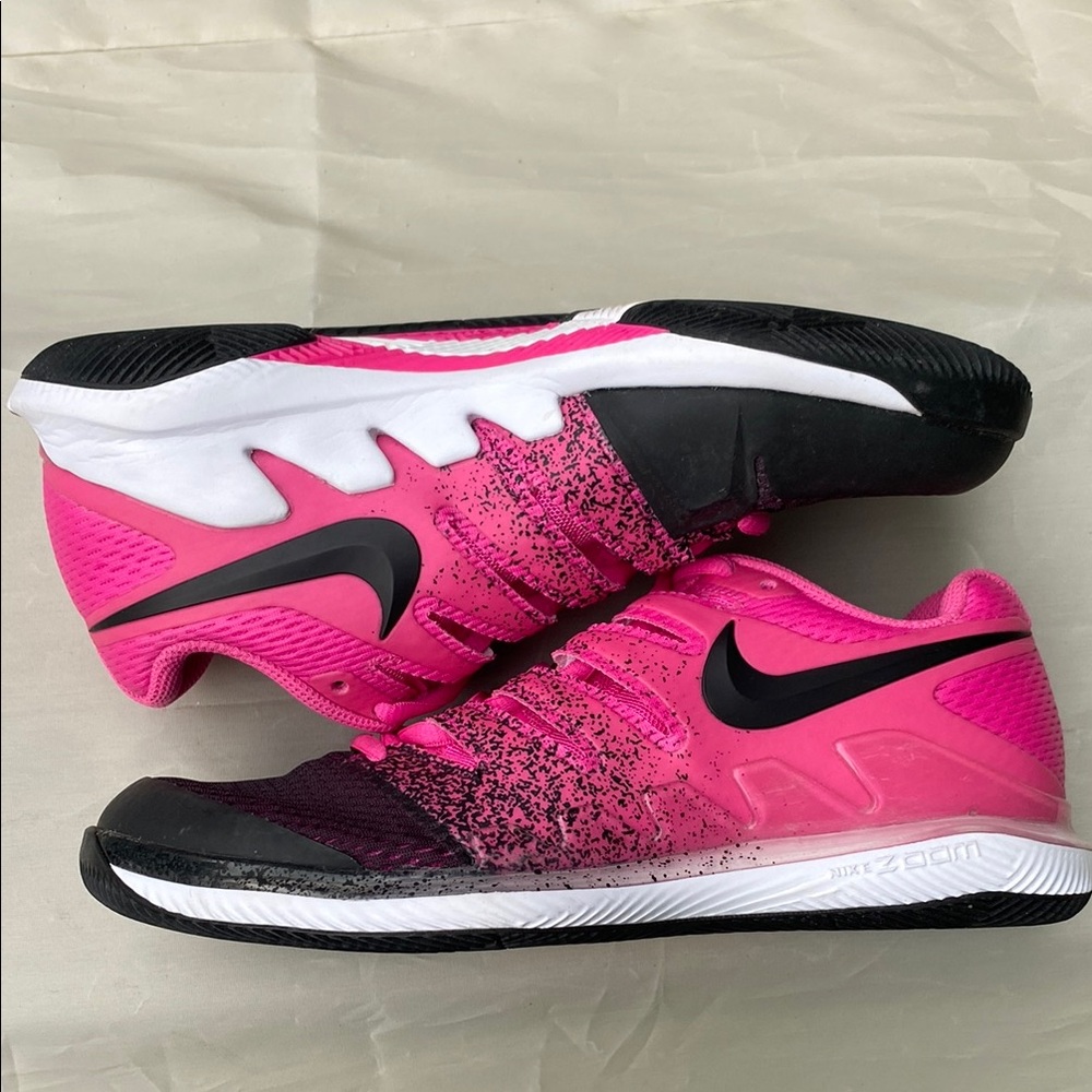 Nike Air Zoom Vapor X HC Pink and Black Gradient Tennis/PickleballAthletic Shoes